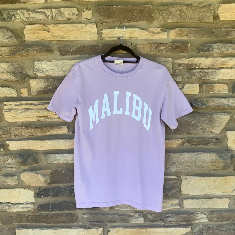 MALIBU Graphic Tee - Lavender